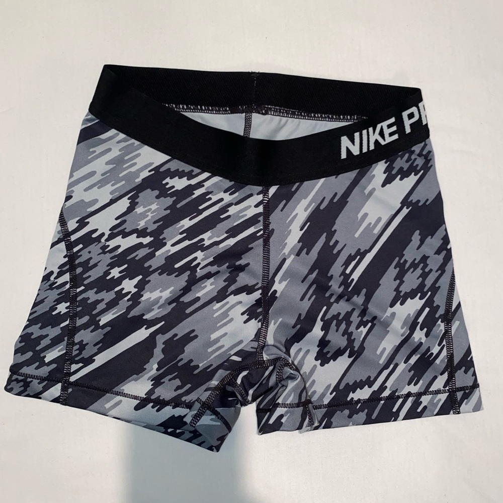 Gray design nike pro shorts